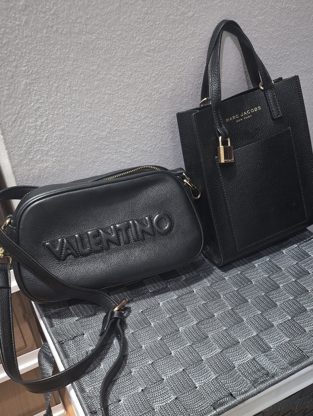 Valentino Leather Logo Crossbody Bag AnD Marc JACOBS BAG. 2 BUNDLE SET. AUTH.